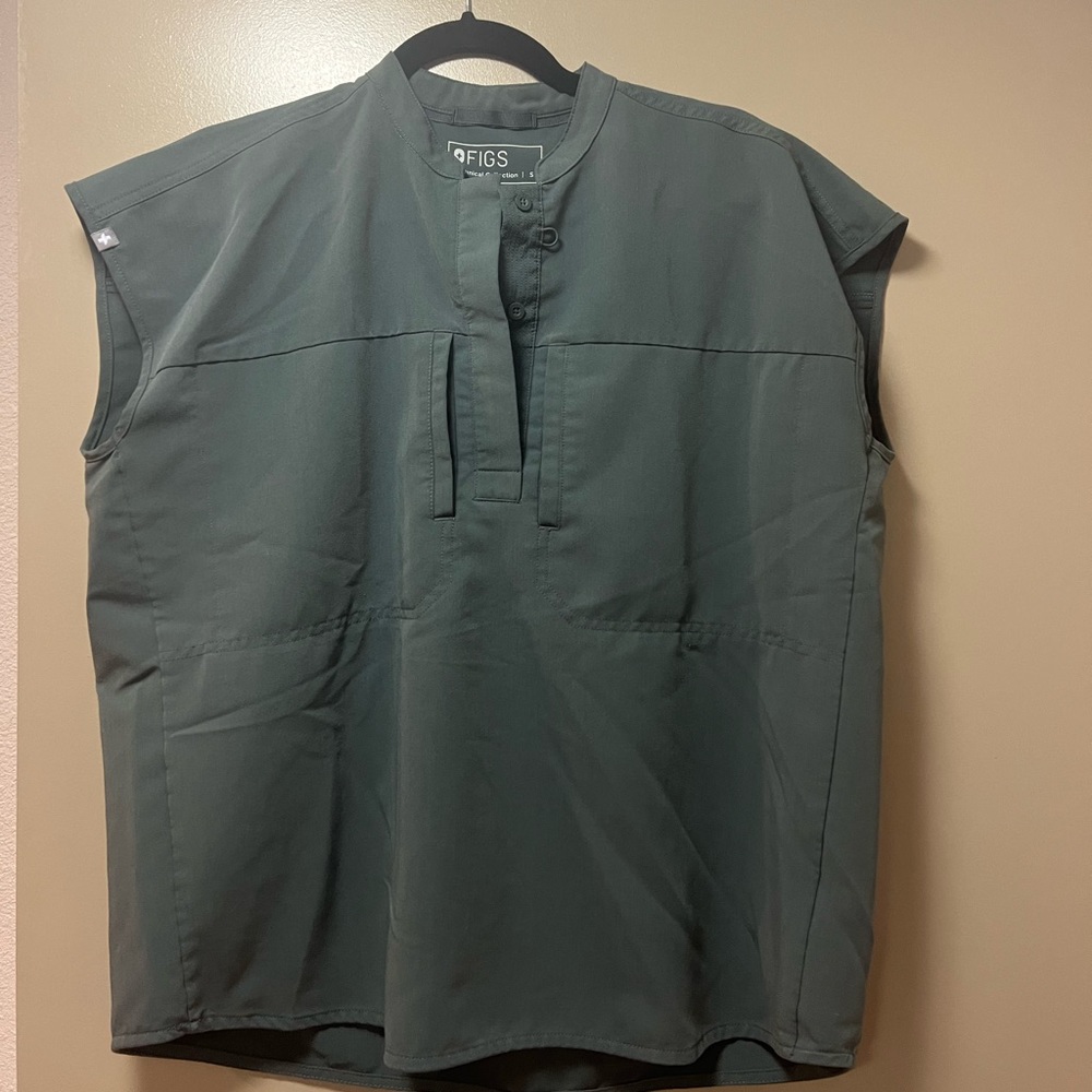 FIGS Rafaela Oversized Scrub Top